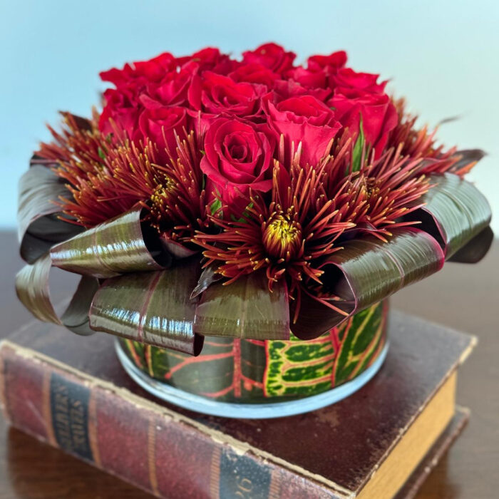 Rose Arrangements in a glass Pot