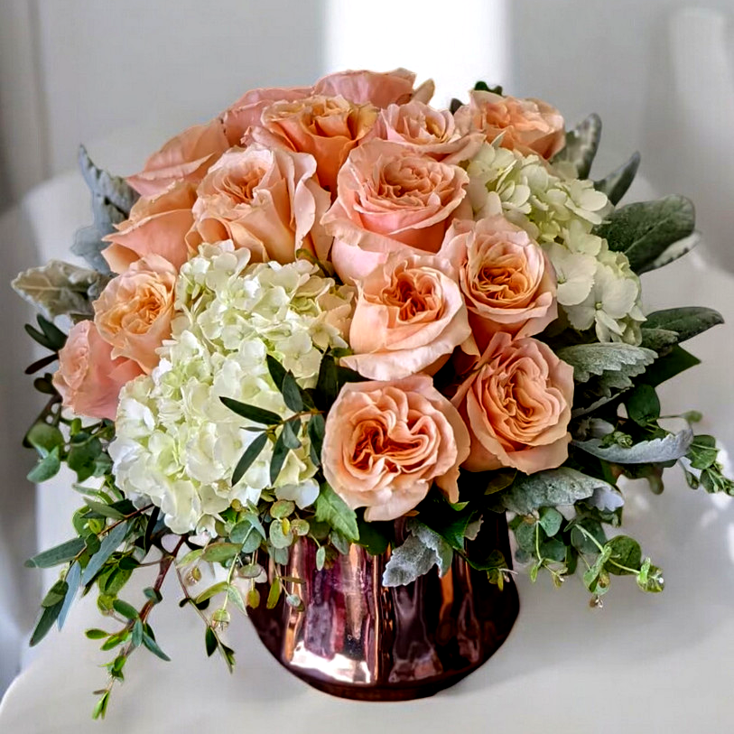 Elegant Blush Roses and Hydrangea Arrangement