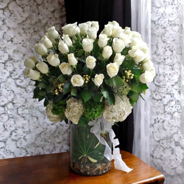 Royal White arrangement-123