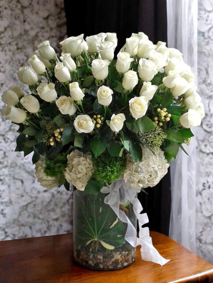 Royal White arrangement-123