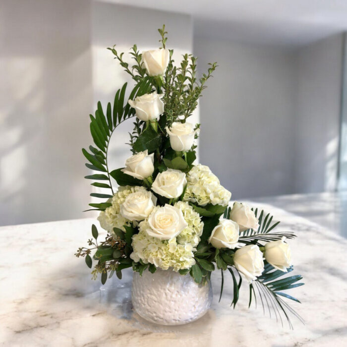 White Swan : Flower arrangements with White roses and White hydrangeas