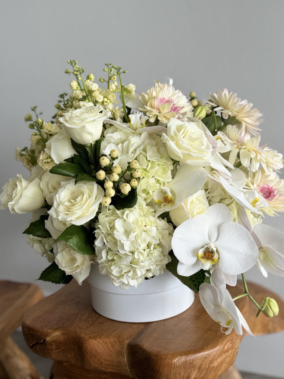 Luxury roses arrangement with orchids